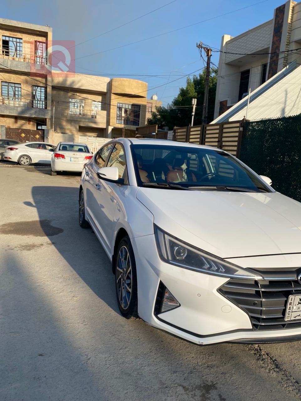 هیوندای ئەلەنترا